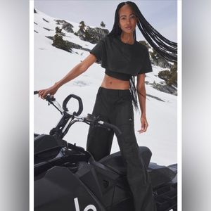 Alo Yoga-High-Waist Ski-Moto Puffer Pant - Black